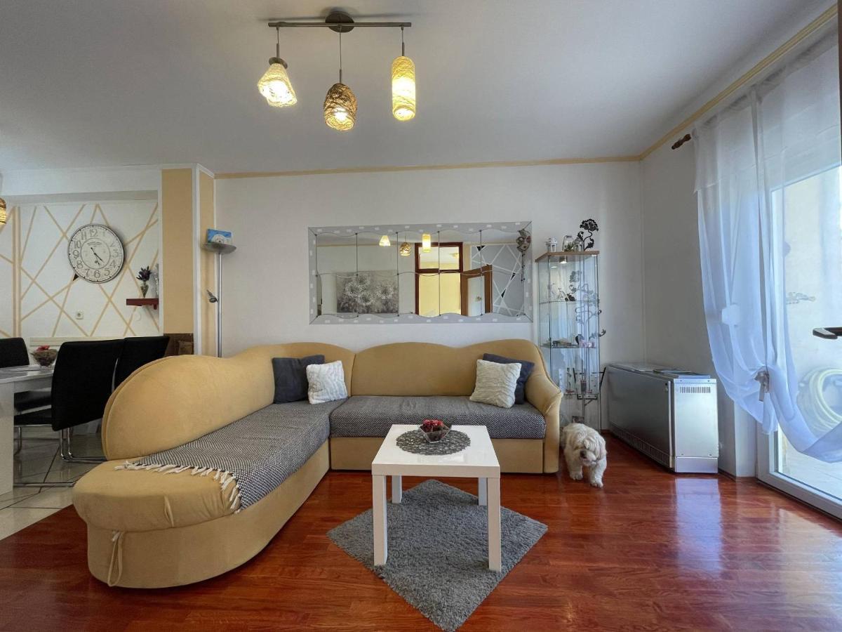 Apartment Malu Pula Exterior photo