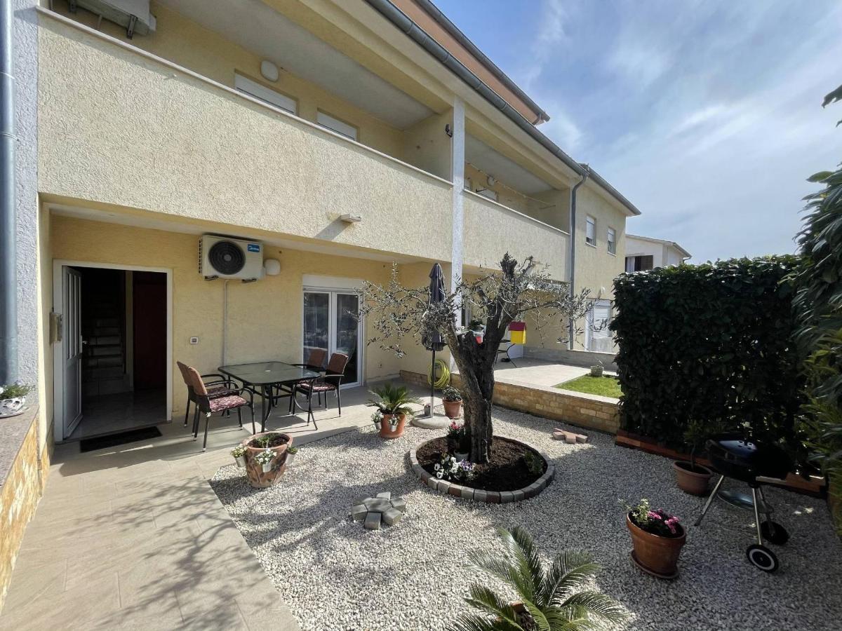 Apartment Malu Pula Exterior photo
