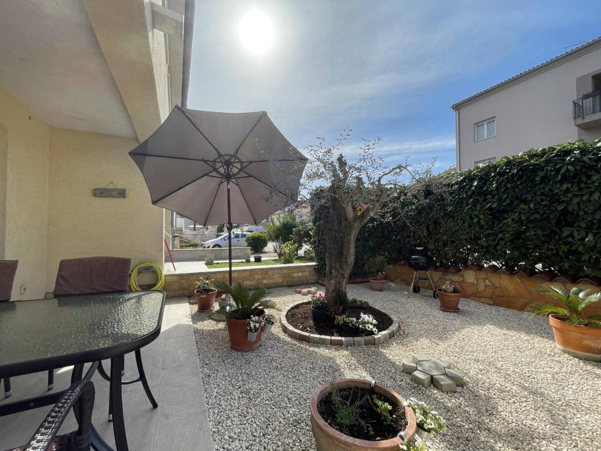 Apartment Malu Pula Exterior photo